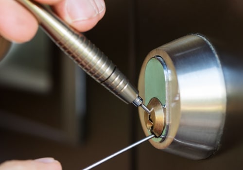 What Tools Does a Locksmith Use to Open a Door?